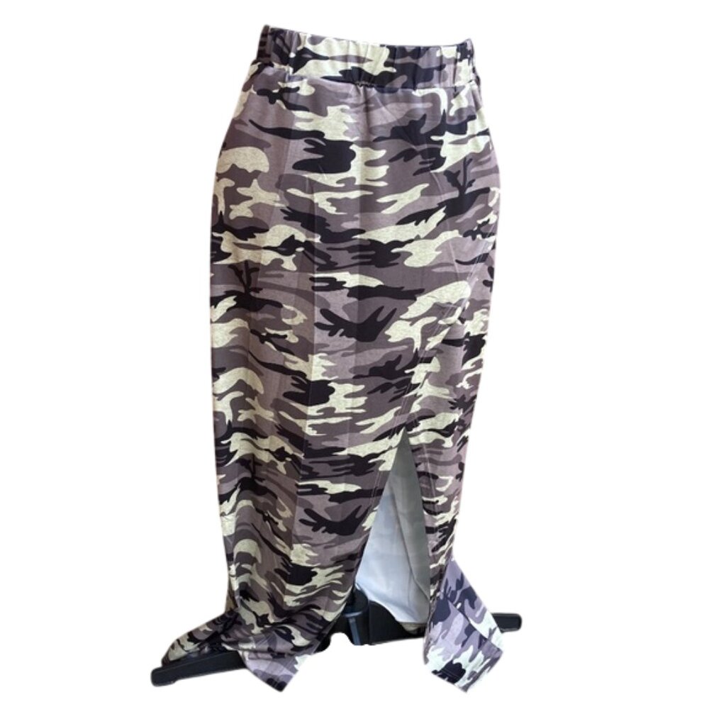 Sofia's Choice Camouflaged Front Slit Maxi Skirt - Size: Small